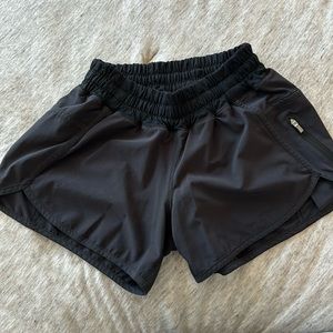 Lululemon tracker short black size 4